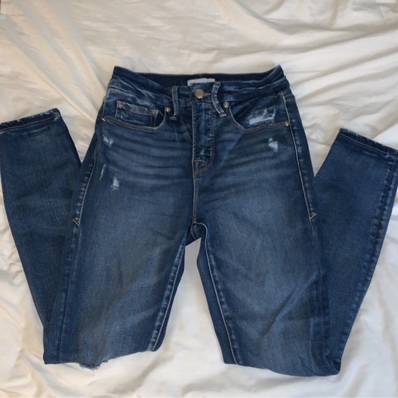 Good American Jeans - Picture 2 of 10